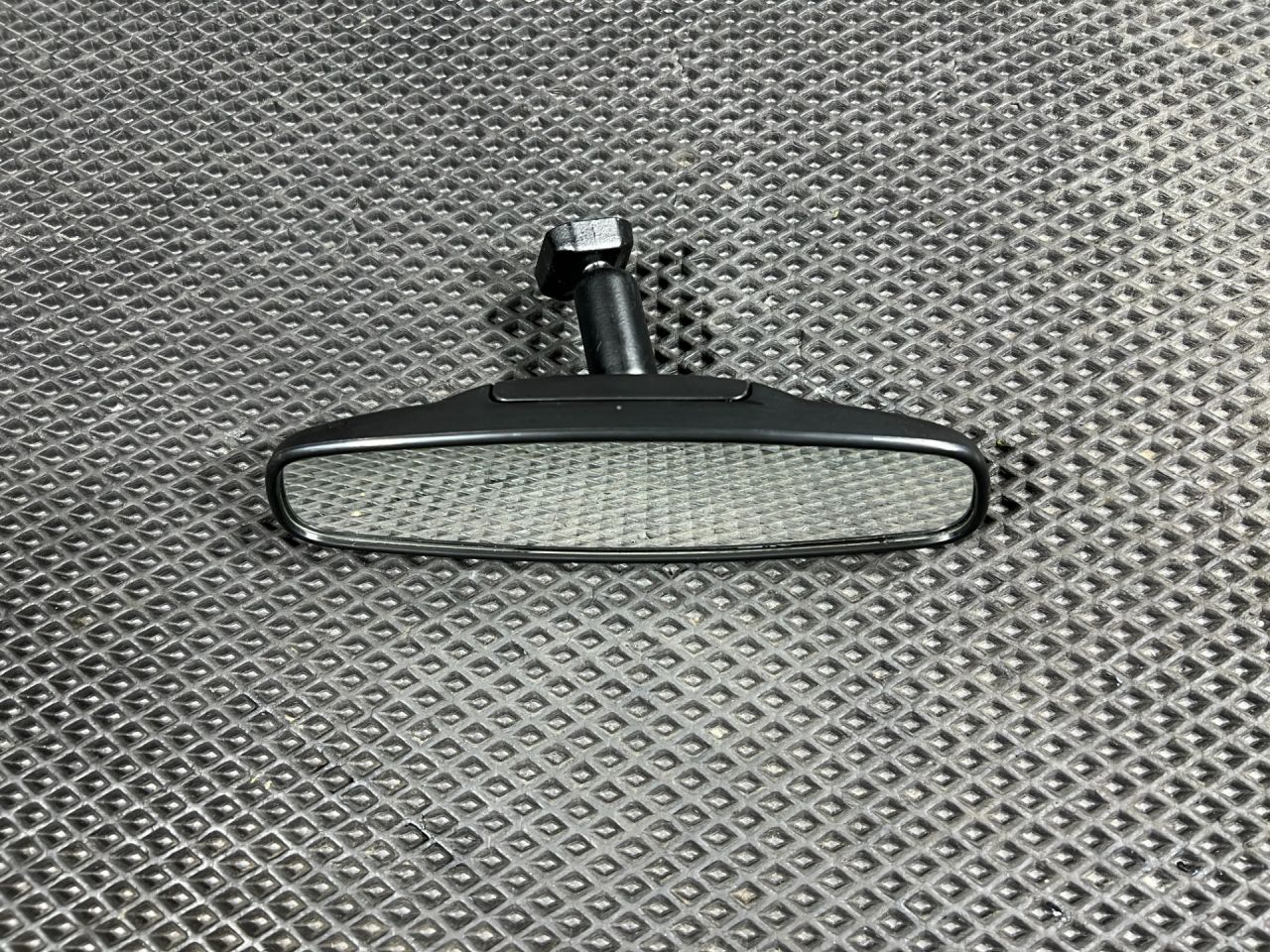 зеркало салона Chevrolet Trax 2 поколение 2024, 1.2 л., бензин, АКПП, внедорожник 5 дв., передний привод, 13524916 - фото №1