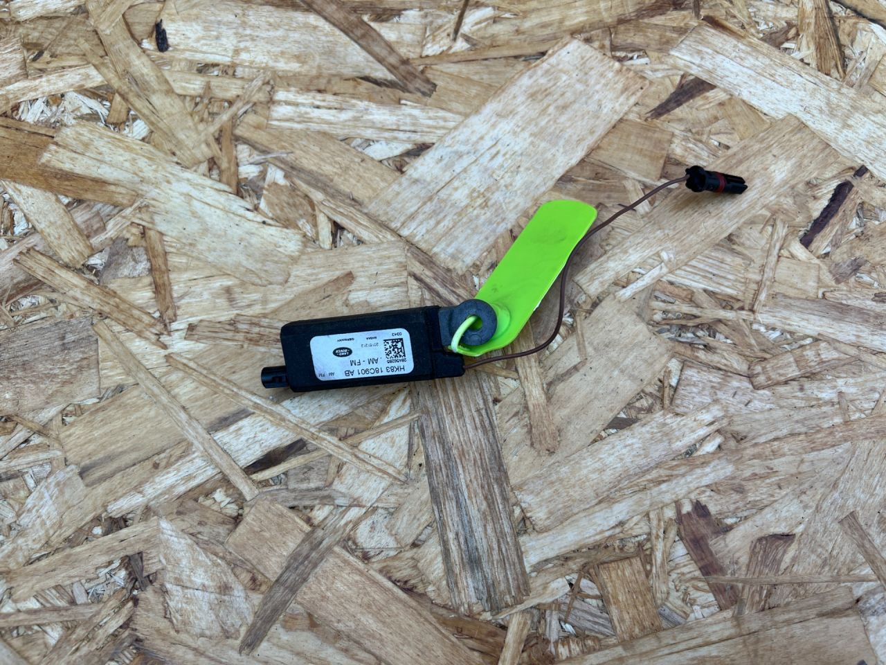 антенна Jaguar F-Pace 1 поколение X761 2016, 3.0 л., бензин, АКПП, внедорожник 5 дв., HK8318C901AB, T4A6109 - фото №1