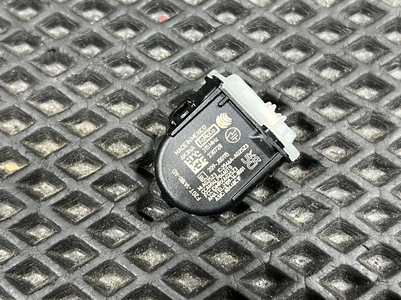 датчик давления в шине Ford Mustang Mach-E 1 поколение 2023, электро, внедорожник 5 дв., F2GT1A180AD - фото №1