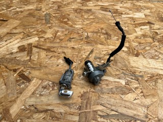 личинка дверного замка Audi A8 D4/4H [рестайлинг] 2013, 4.0 л., CEUA, бензин, АКПП, седан, 8E0827573D, 4H1837167A