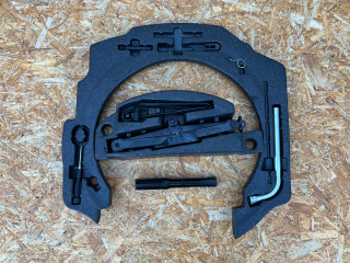 домкрат Audi S8 D4 2013, 4.0 л., CGTA, бензин, АКПП, седан, 4H0011031D, 8N0012218, 4H0012110B, 4H0864501F