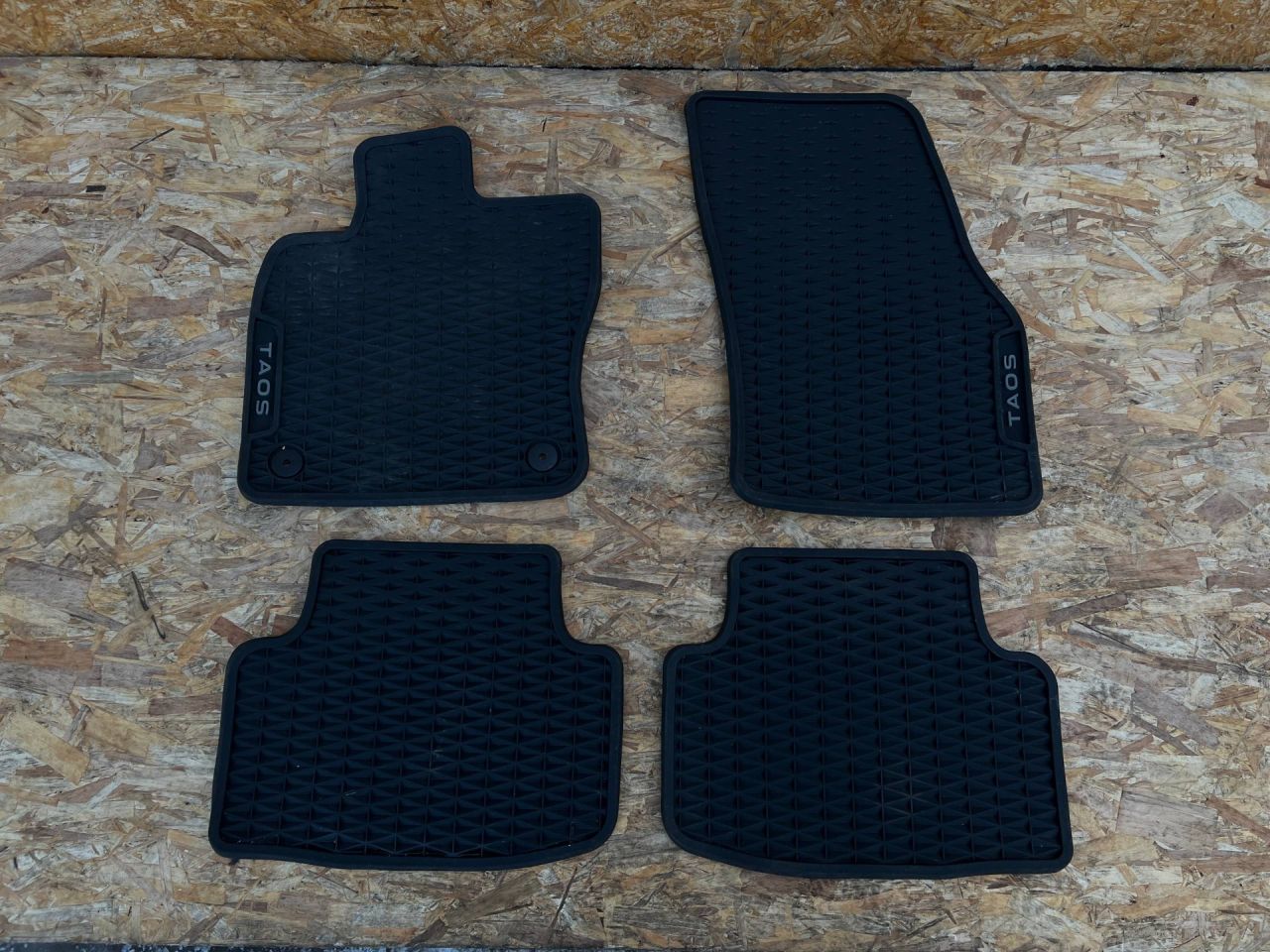 Коврики салона Volkswagen Taos 1 поколение 2021, 1.5 л., DNKA, бензин, АКПП, внедорожник 5 дв., 2GJ061530 - фото №1