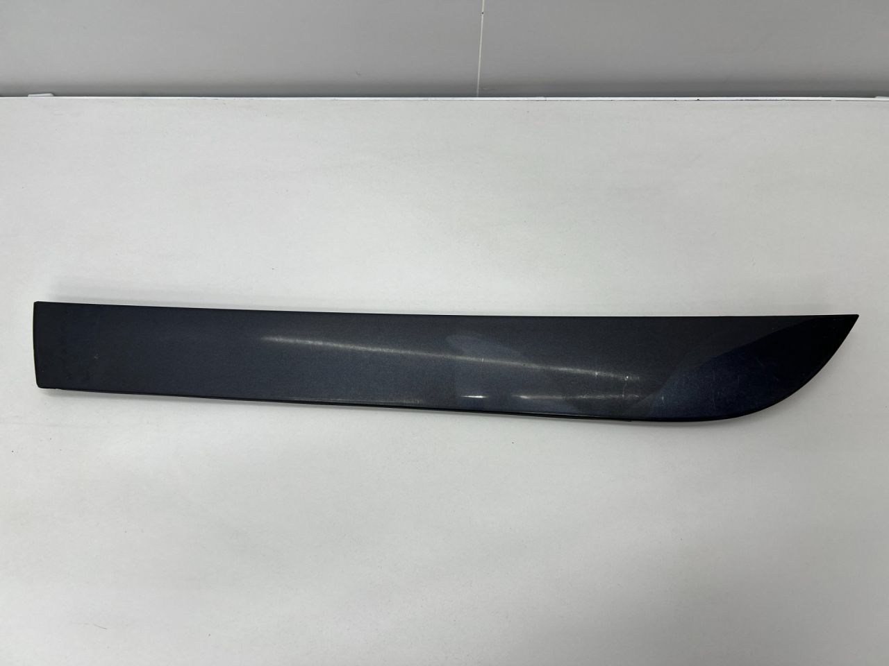 молдинг двери задней левой Audi A6 4F/C6 2005, 3.2 л., BKH, бензин, АКПП, седан, 4F0853969L - фото №1