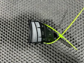 кнопки управления на руле Jaguar XE 1 поколение X760 2017, 3.0 л., бензин, АКПП, седан, GX5313D767GB, T2R11155, T2R1173, T2R13475, T2R16358, T2R18653, T2R9571, T2R16457