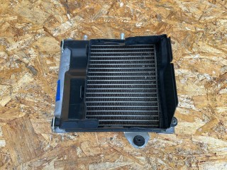 радиатор масляный Audi S8 D4 2013, 4.0 л., CGTA, бензин, АКПП, седан, 4H0117015C