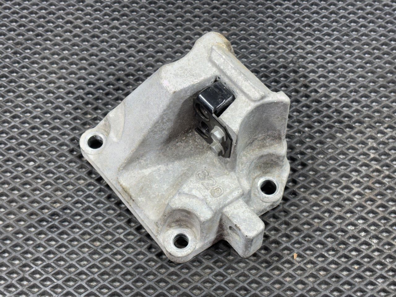 кронштейн двигателя Kia K5 3 поколение 2022, 1.6 л., G4FP, бензин, АКПП, 21835-L1100, 21830L1250, 21832L1250 - фото №1