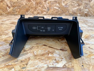 блок управления USB Kia K5 3 поколение [рестайлинг] 2025, 2.5 л., бензин, АКПП, седан, полный привод, 84606L2SY0QC7, 84630L2AC0