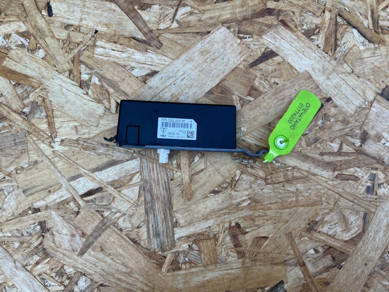 усилитель антенны Porsche Cayenne 958 2011, 4.8 л., M 48.02, бензин, АКПП, внедорожник 5 дв., 7P5035225M - фото №1