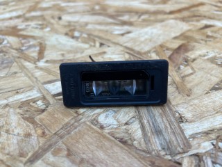 подсветка номера Volkswagen Touareg 2 поколение 2014, 4.2 л., бензин, АКПП, седан, 3AF943021A