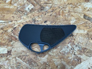 сетка на динамик двери задней левой Audi A8 D4/4H [рестайлинг] 2013, 4.0 л., CEUA, бензин, АКПП, седан, 4H0868959