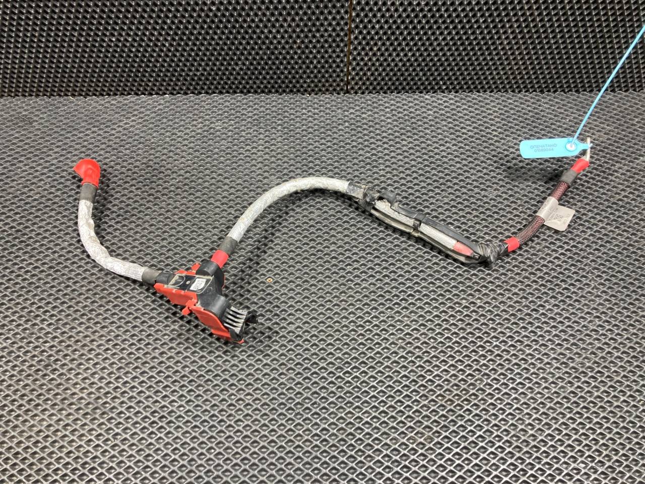 плюсовой провод аккумулятора Jaguar F-Pace 1 поколение X761 2017, 3.0 л., бензин, АКПП, внедорожник 5 дв., HK8314305GC, T4A3226 - фото №1