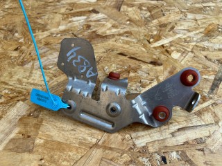 кронштейн (крепление) Audi A8 D4/4H [рестайлинг] 2013, 4.0 л., CEUA, бензин, АКПП, седан, 4H1820195A