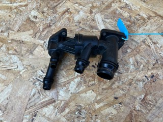 корпус термостата BMW 7 серия G11/G12 2017, 3.0 л., B57 D30 A, дизель, АКПП, седан, 857628902