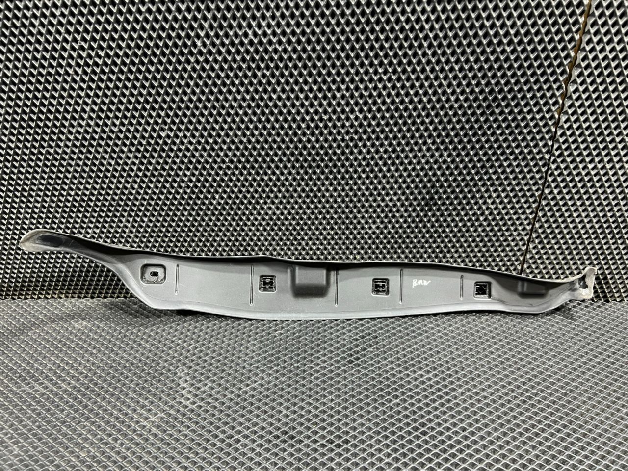 пыльник переднего крыла BMW 7 серия G11/G12 2017, 3.0 л., B57 D30 A, дизель, АКПП, седан, 51767330655 - фото №1