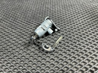 личинка дверного замка Chevrolet Trax 2 поколение 2024, 1.2 л., бензин, АКПП, внедорожник 5 дв., передний привод, 42732466