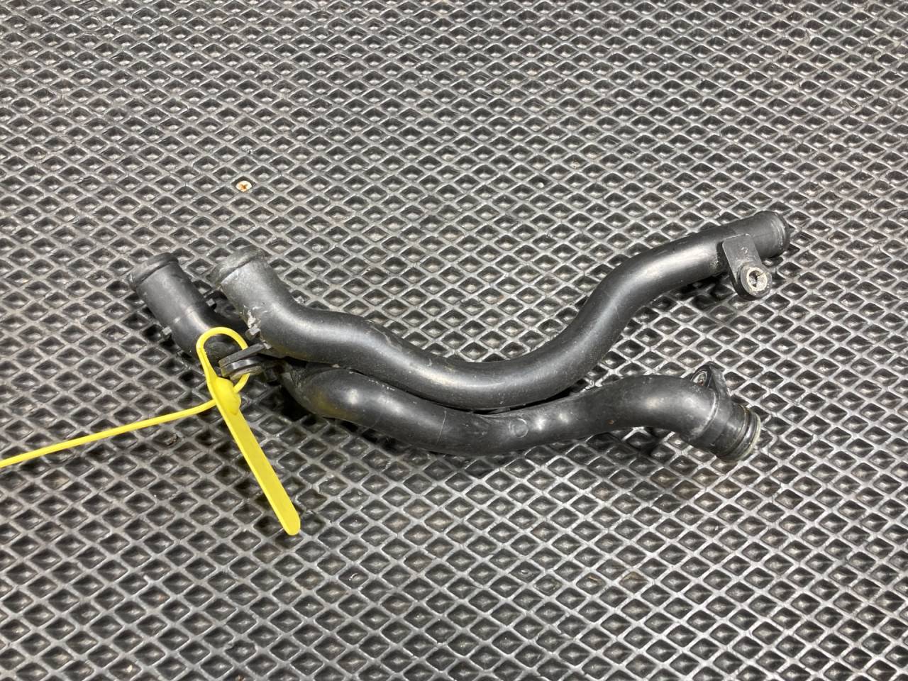 патрубок (трубопровод, шланг) Audi A7 4G 2014, 3.0 л., CGXB, бензин, АКПП, хетчбэк 5 дв., 06E121044M, 06E121044AE, 06E121044AD, 06E121044G, 06E121044M, 06E121044L - фото №1