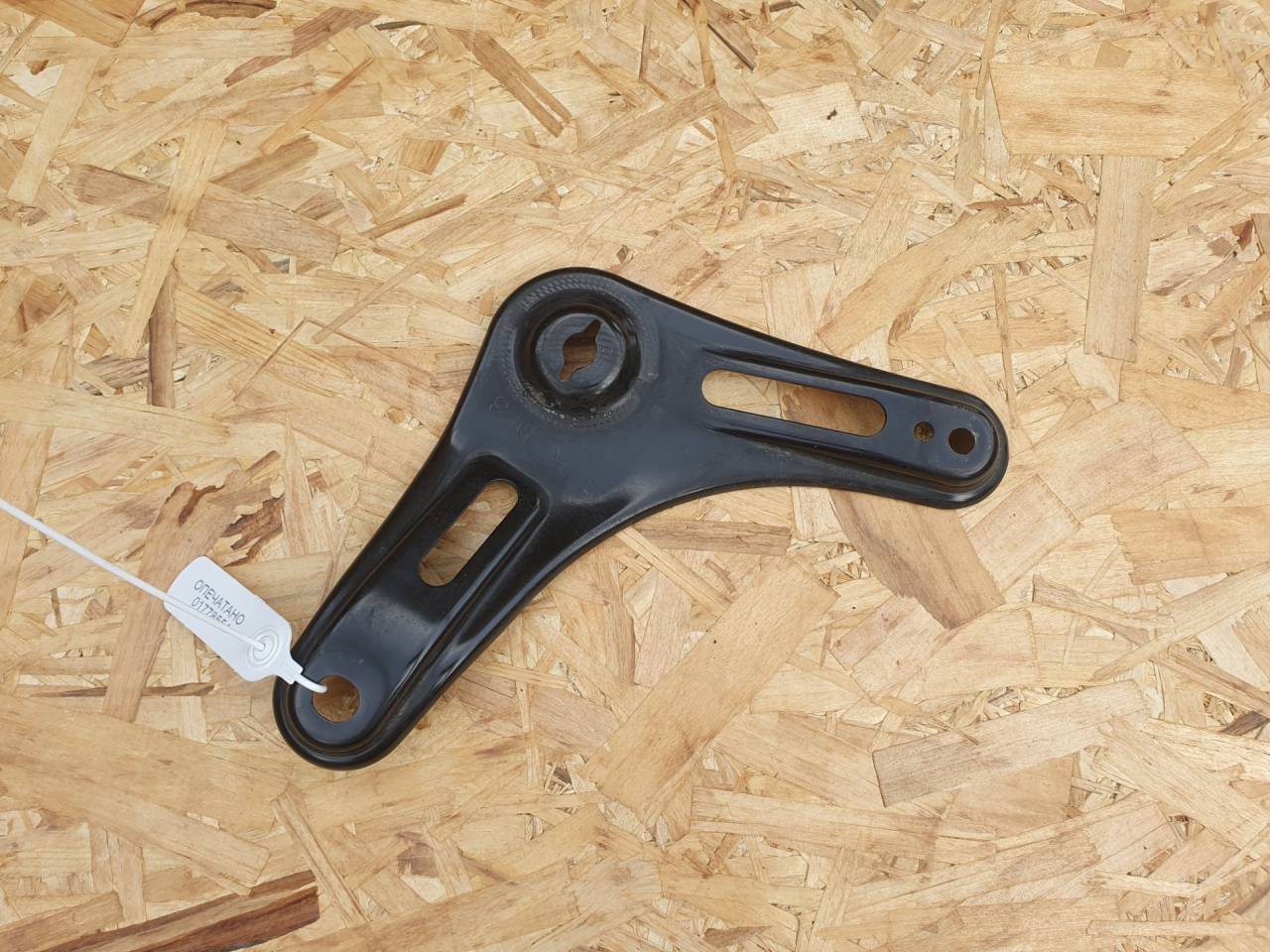 Кронштейн балки Kia K5 3 поколение 2020, 1.6 л., G4FP, бензин, АКПП, 62470L2000 - фото №1