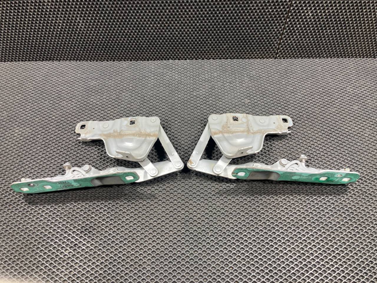 петля капота Jaguar XF X260 260 2015, 2.0 л., 204PT, бензин, АКПП, седан, GX7316801AE, GX7316800AE, T2H12980, T2H12981 - фото №1