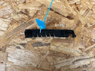 Крепление бампера переднего Audi A8 D4/4H [рестайлинг] 2013, 4.0 л., CEUA, бензин, АКПП, седан, 4H0807283