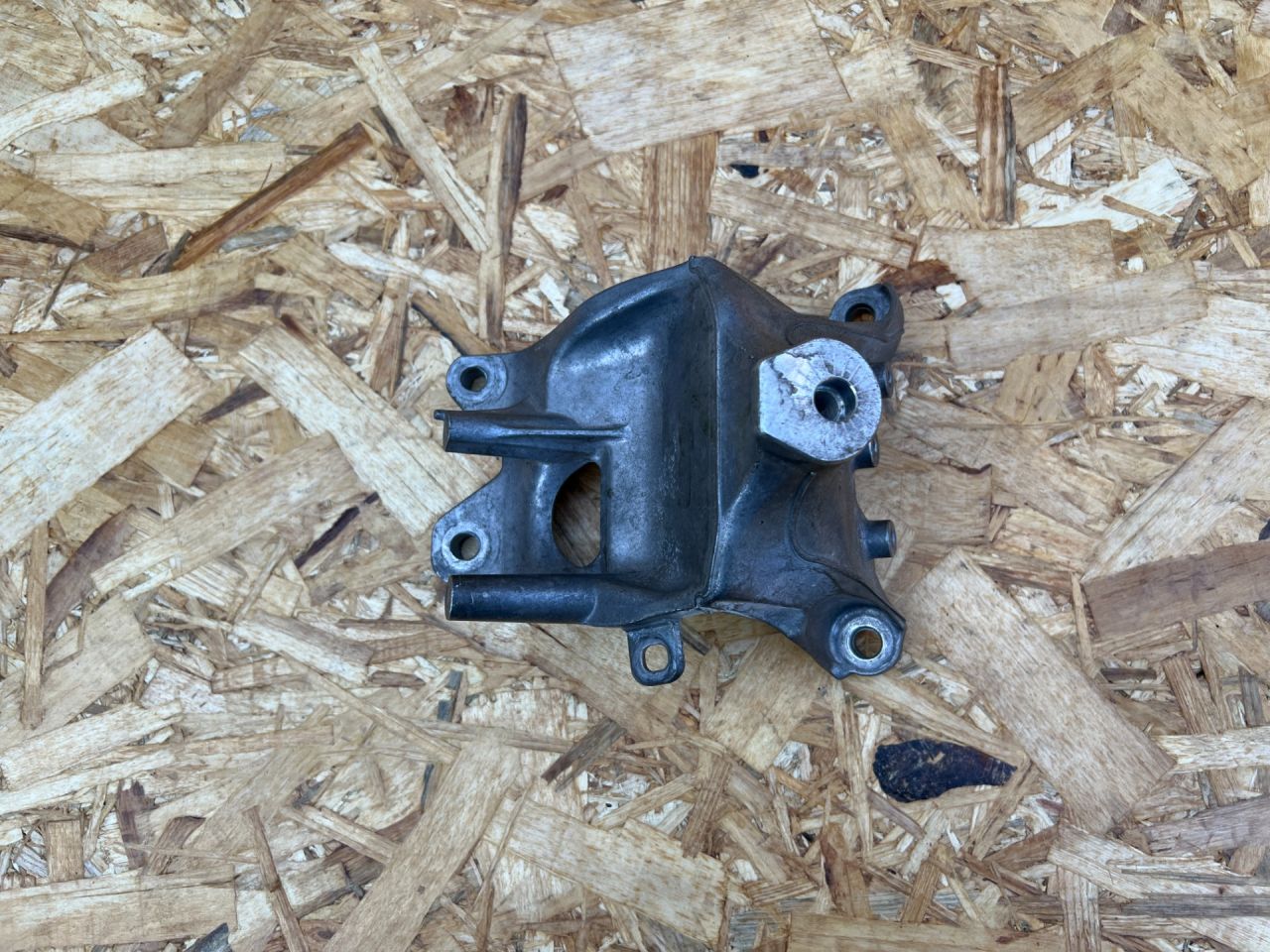 кронштейн двигателя Audi Q7 4M 2018, 3.0 л., CREC, бензин, АКПП, внедорожник 5 дв., 4M0199308AS - фото №1