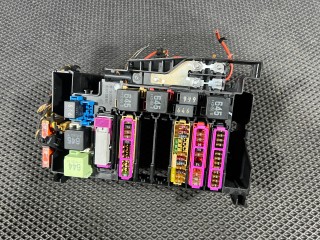 блок предохранителей Audi S8 D4 2013, 4.0 л., CGTA, бензин, АКПП, седан, 4H0907348C, 4H0937524