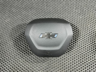 подушка безопасности водителя Chevrolet Trax 2 поколение 2024, 1.2 л., бензин, АКПП, внедорожник 5 дв., передний привод, 60009015