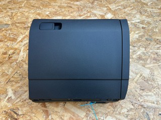 бардачок Volkswagen Tiguan 2 поколение [рестайлинг] 2024, 2.0 л., DTEA, бензин, АКПП, внедорожник 5 дв., полный привод, 5NN857101A