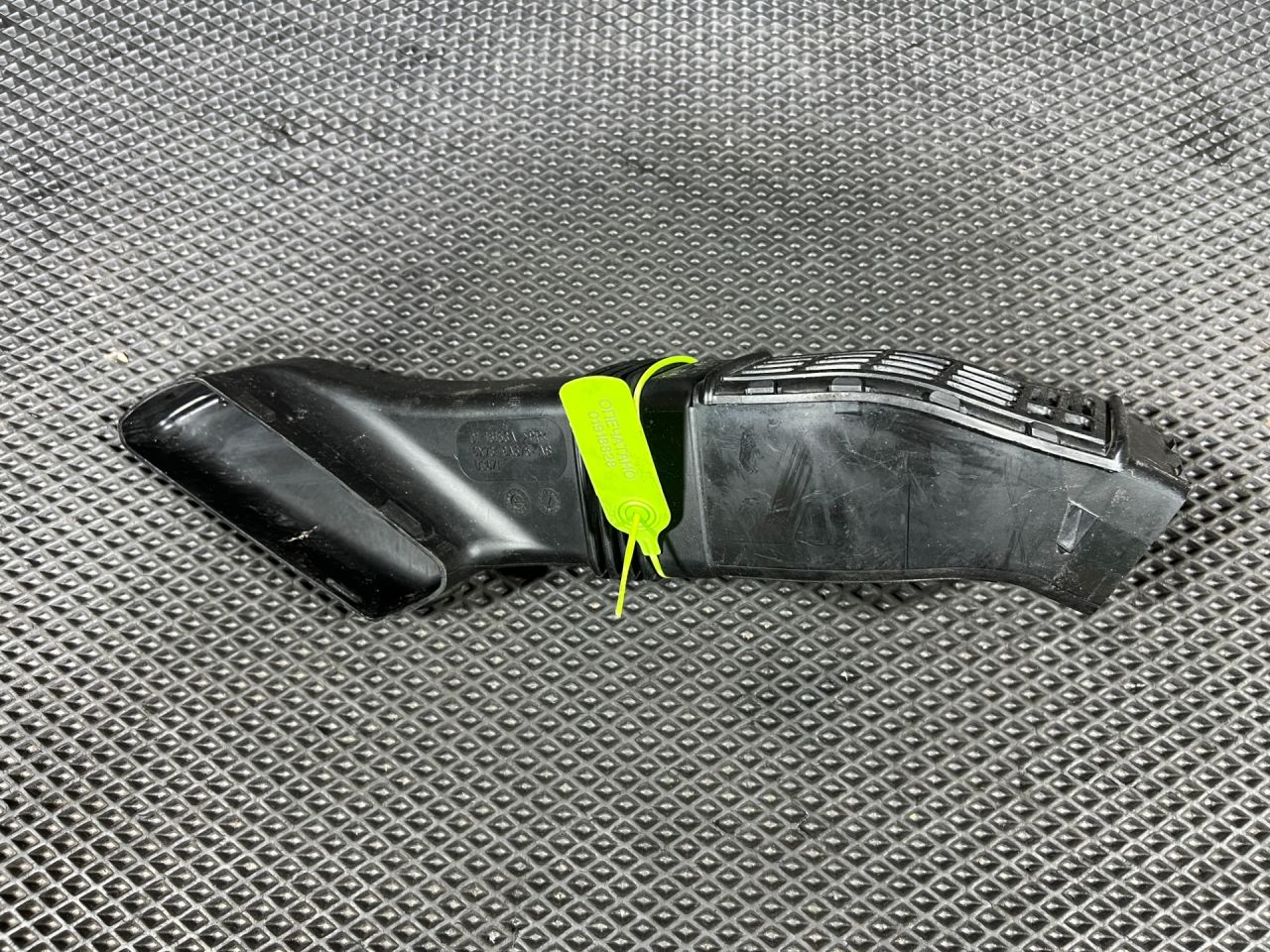 патрубок воздушного фильтра Jaguar F-Pace 1 поколение X761 2016, 3.0 л., бензин, АКПП, внедорожник 5 дв., GX739A675AB, GX739A675CB, T4A2598, T2H1332, T2H2692 - фото №1