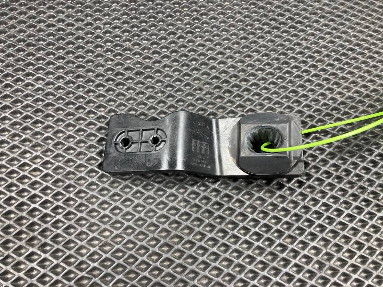 кронштейн радиатора Jaguar XE 1 поколение X760 2017, 2.0 л., 204PT, бензин, АКПП, седан, GX738K337AE, T2H25177, T2H44758 - фото №1