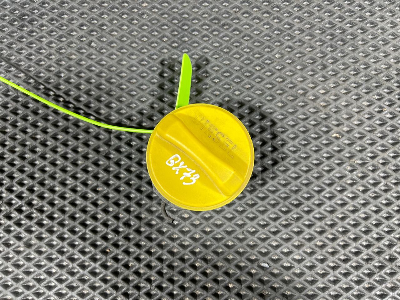 пробка топливного бака Land Rover Range Rover Sport 2 поколение L494 2016, 3.0 л., 306DT, дизель, АКПП, внедорожник 5 дв., CPLA9030CB, LR053666, LR138861, LR021560 - фото №1