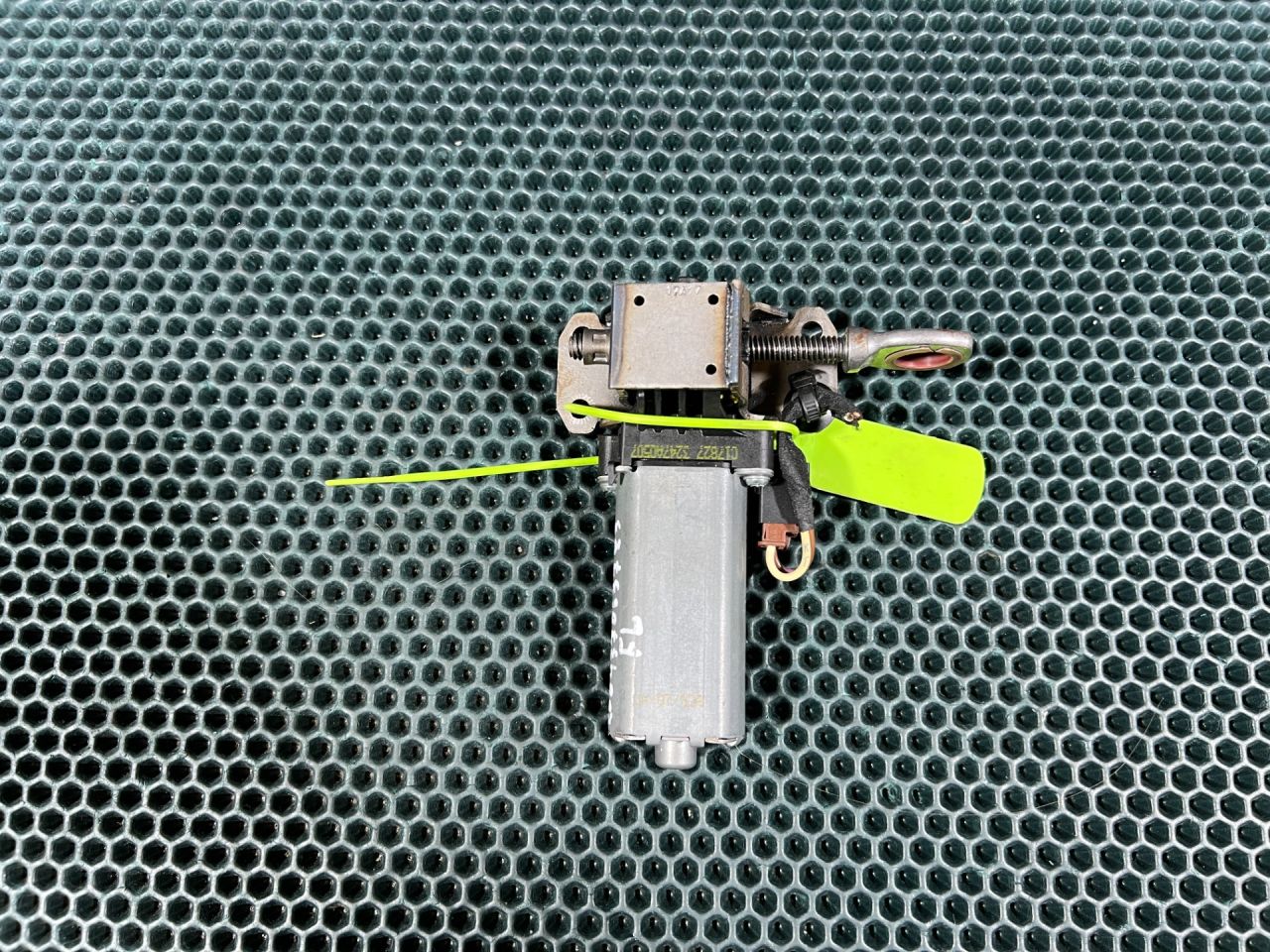 моторчик регулировки сиденья Audi A5 F5 2018, 2.0 л., бензин, АКПП, купе, C20375-102, 3Q0959247 - фото №1