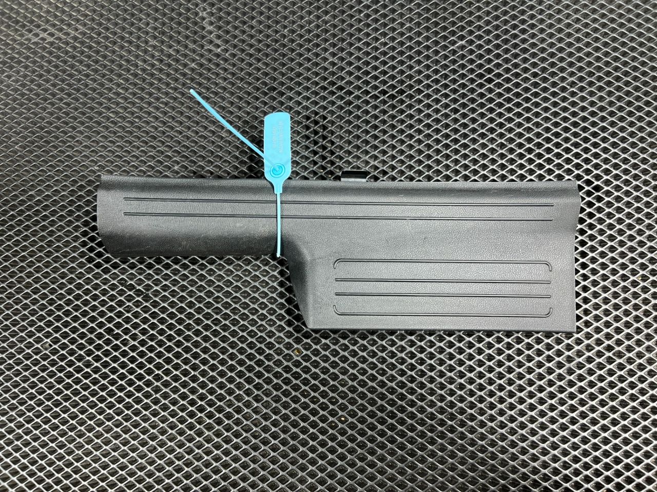 накладка на порог внутренняя Kia Sorento 4 поколение 2023, 2.5 л., бензин, АКПП, внедорожник 5 дв., передний привод, 85885R5000WK - фото №1