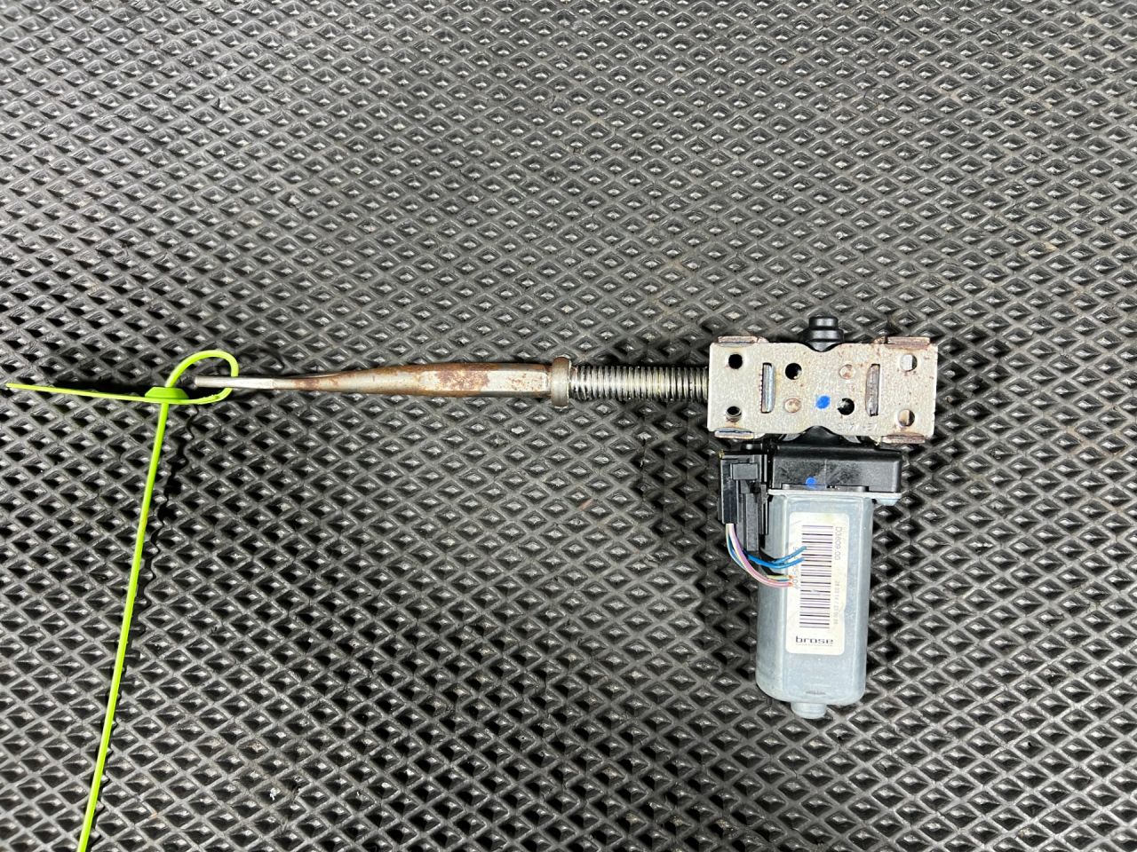 моторчик регулировки сиденья Land Rover Range Rover Evoque L538 2013, 2.0 л., бензин, АКПП, внедорожник 5 дв., 984685106 - фото №1