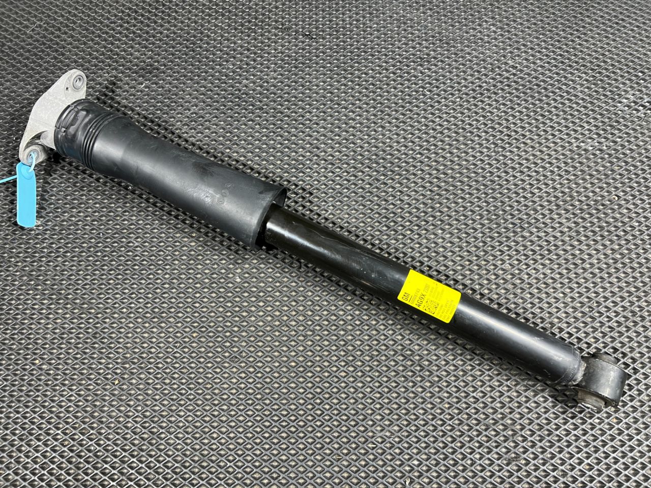 амортизатор задний Buick Envista 1 поколение 2024, 1.2 л., бензин, АКПП, внедорожник 5 дв., 60008743 - фото №1