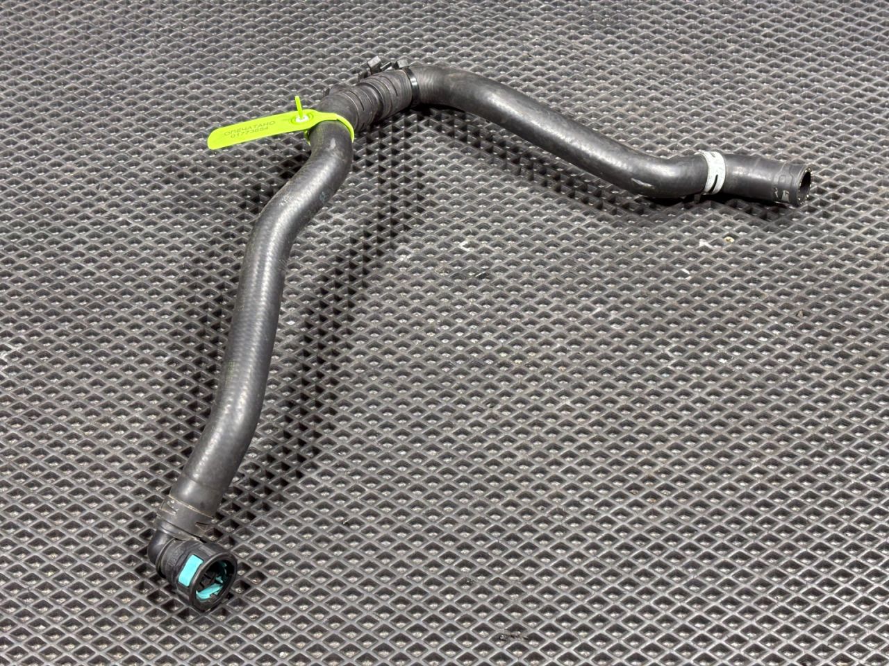 патрубок (трубопровод, шланг) Land Rover Range Rover Sport 2 поколение 2014, 5.0 л., 508PS, бензин, АКПП, внедорожник 5 дв., CPLA-8N074-BA - фото №1