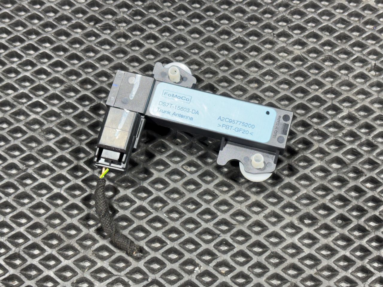 Антенна системы комфортного доступа Ford Bronco Sport 1 поколение 2021, 1.5 л., бензин, АКПП, внедорожник 5 дв., DS7T-15603-DA - фото №1