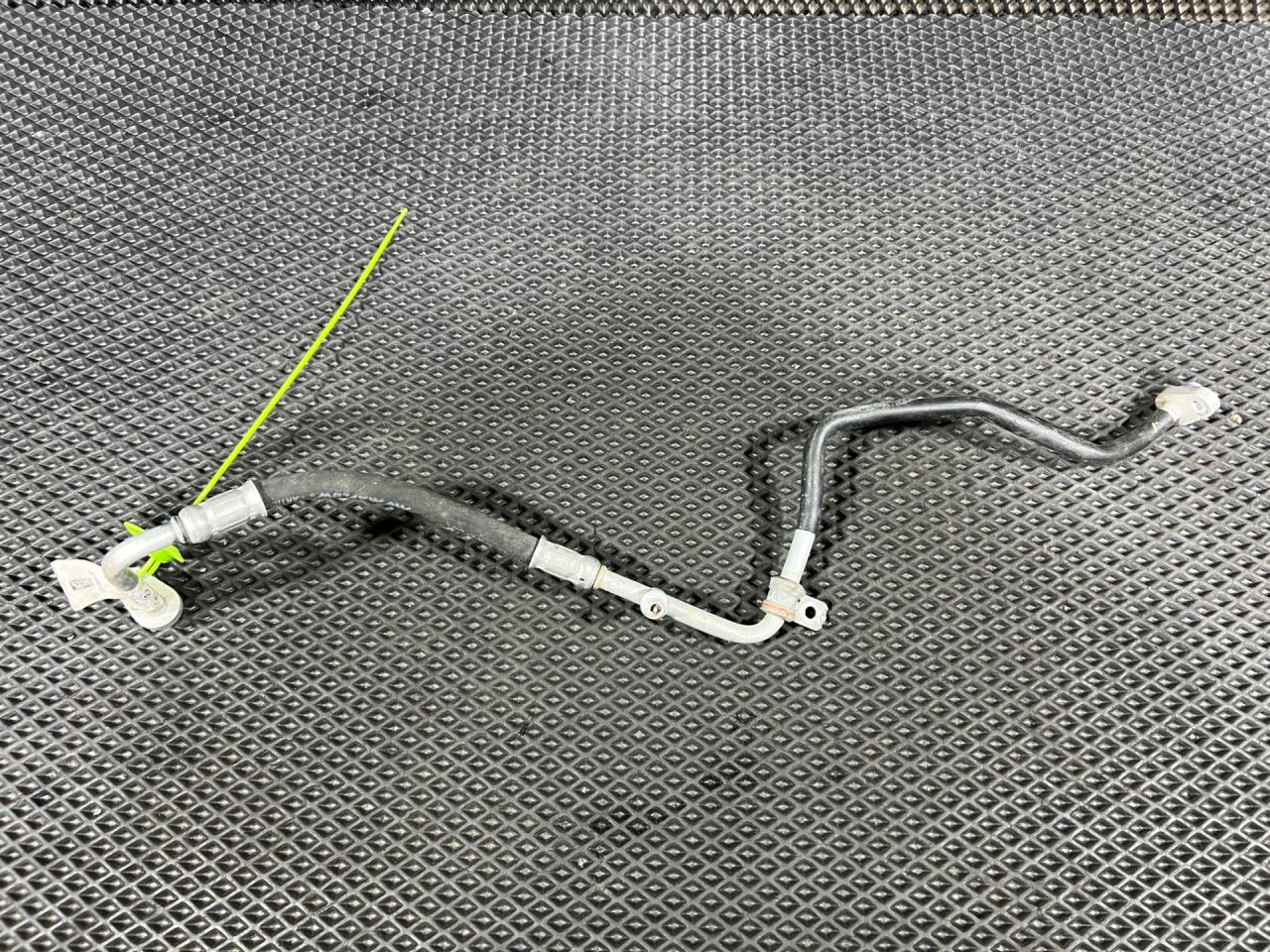 трубка кондиционера Land Rover Range Rover Velar 1 поколение 2019, 2.0 л., бензин, АКПП, внедорожник 5 дв., GX7319N648BC, T2H6667, LR091477 - фото №1