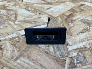 подсветка номера Volkswagen Touareg 2 поколение 2014, 4.2 л., бензин, АКПП, седан, 3AF943021A