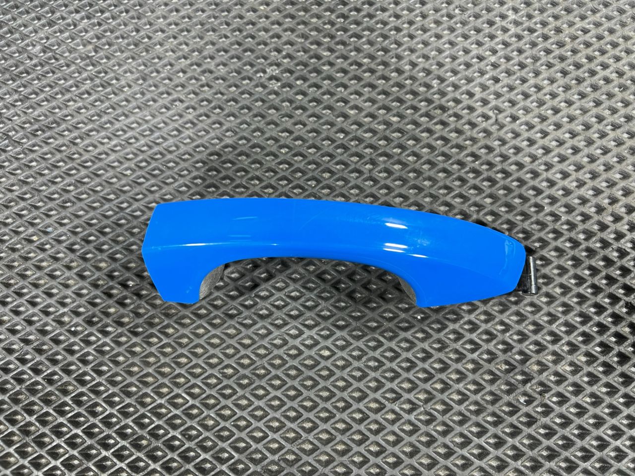 ручка наружная задняя левая Volkswagen Taos 1 поколение 2023, 1.5 л., DNKA, бензин, АКПП, внедорожник 5 дв., передний привод, 2GJ837205 - фото №1