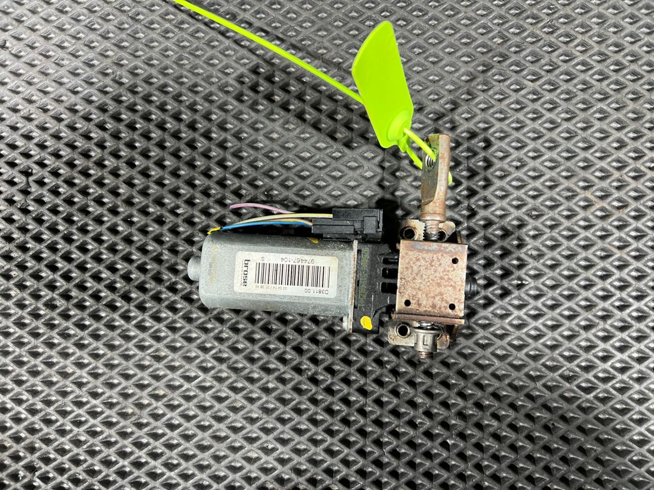 моторчик регулировки сиденья Jaguar XJ 4 поколение 2015, 5.0 л., 508PN, бензин, АКПП, седан, 974467104 - фото №1