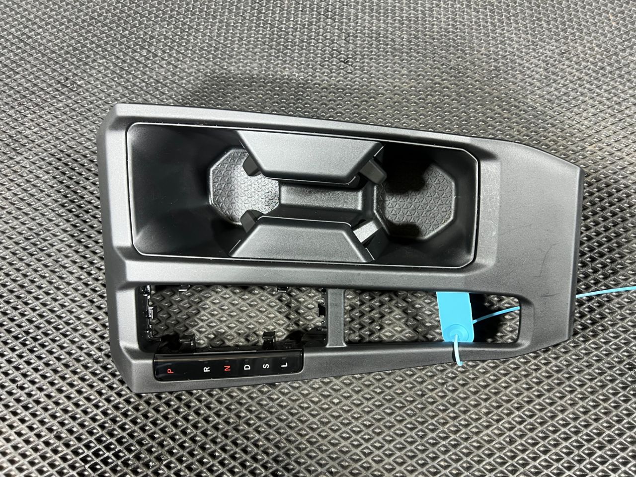 подстаканник Honda Accord 11 поколение 2025, 1.5 л., L15B, бензин, вариатор, седан, 8343030A - фото №1