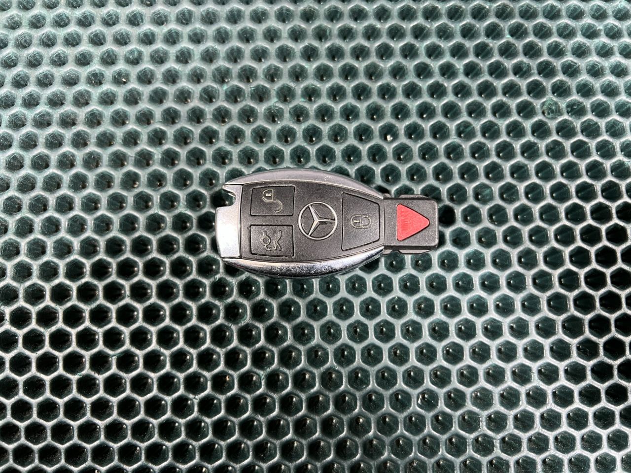 ключ Mercedes-Benz GLA-Класс X156 2017, 2.1 л., дизель, АКПП, 1053K4093 - фото №1