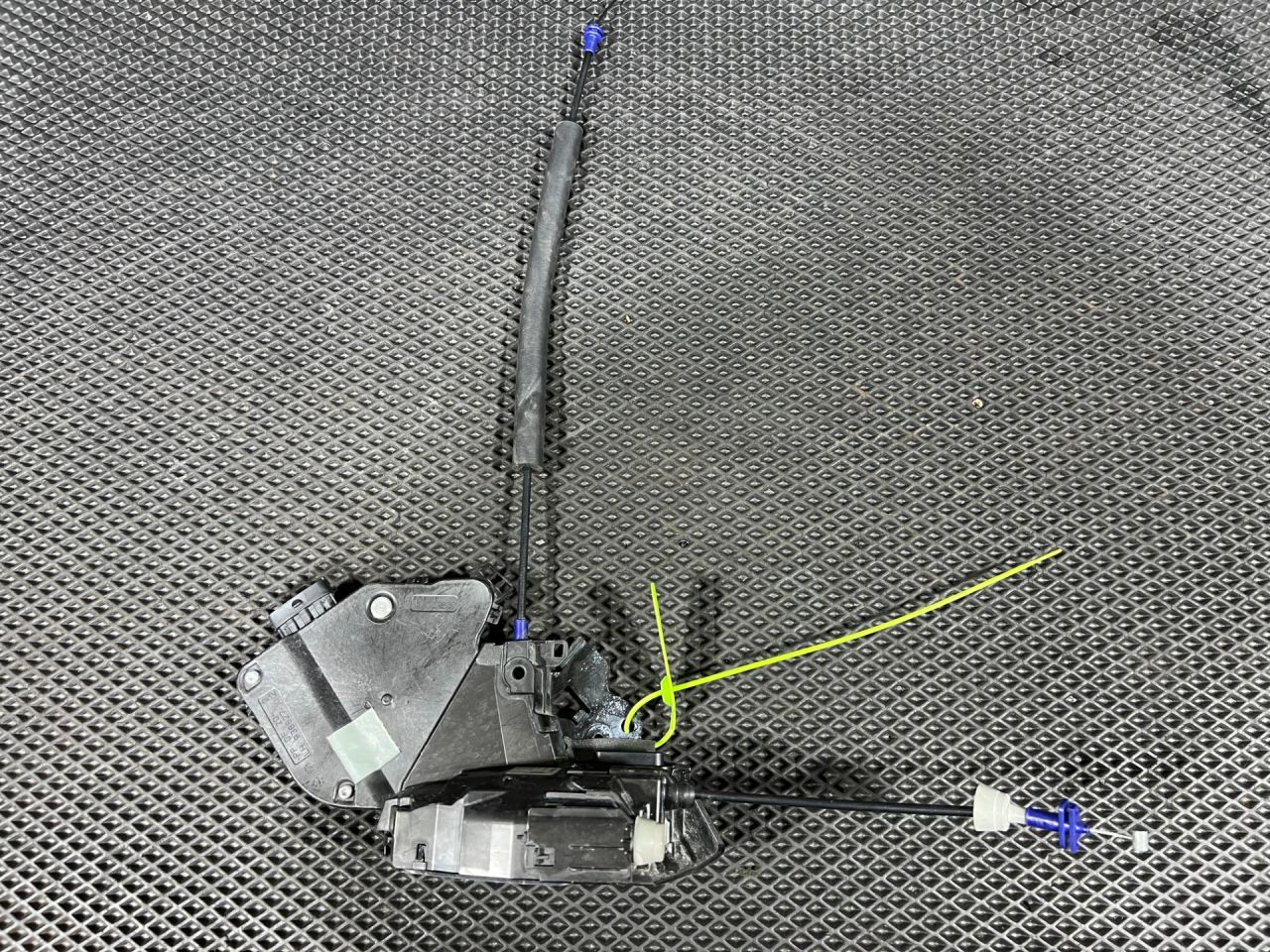 замок двери задней левой Jaguar F-Pace 1 поколение X761 2018, 3.0 л., AJ 126, бензин, АКПП, внедорожник 5 дв., T2H17441, HK8324995DC - фото №1