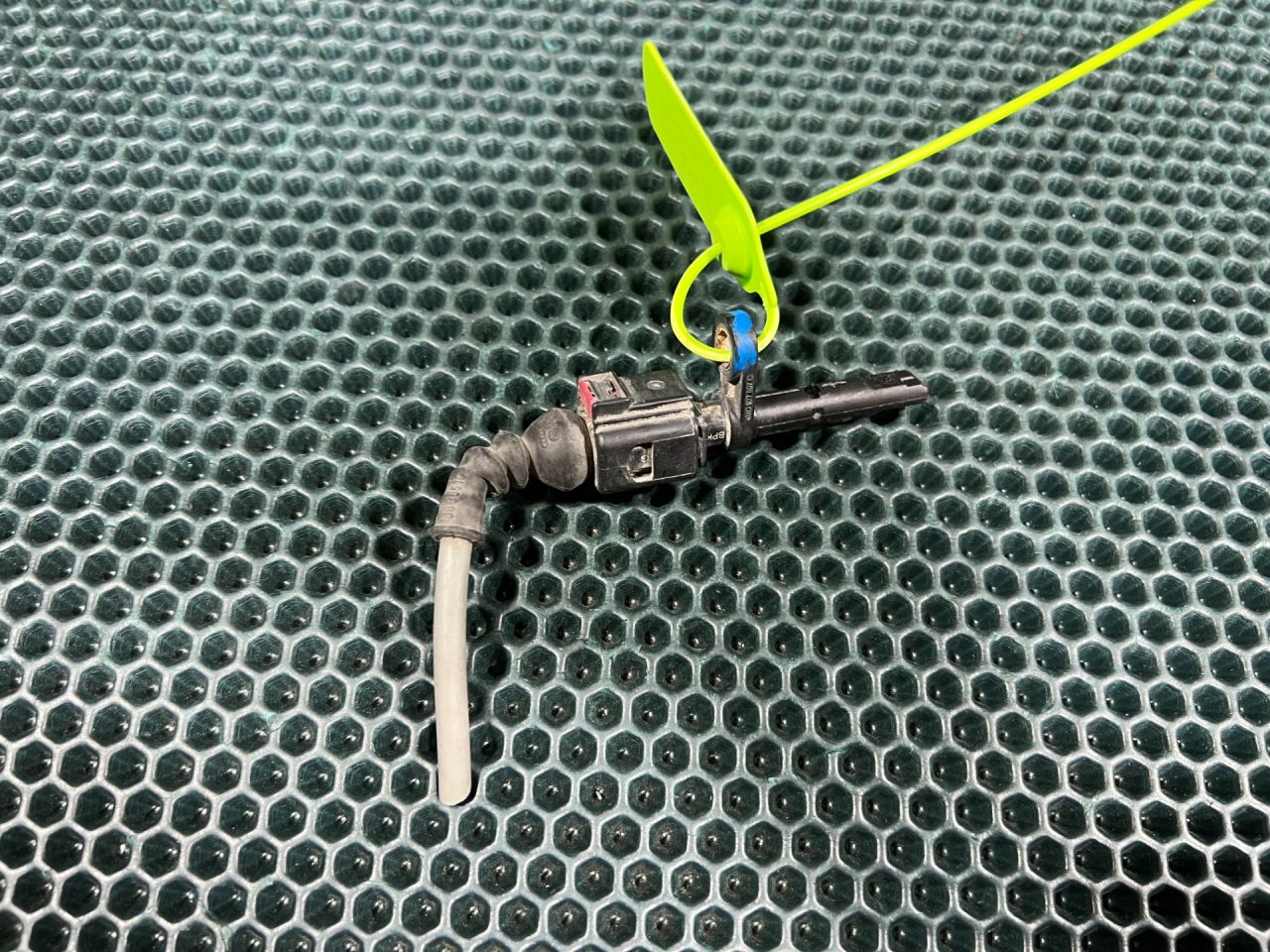 датчик ABS Audi A7 4K 2023, 3.0 л., бензин, АКПП, хетчбэк 5 дв., 4M0927807C, 0265004487 - фото №1