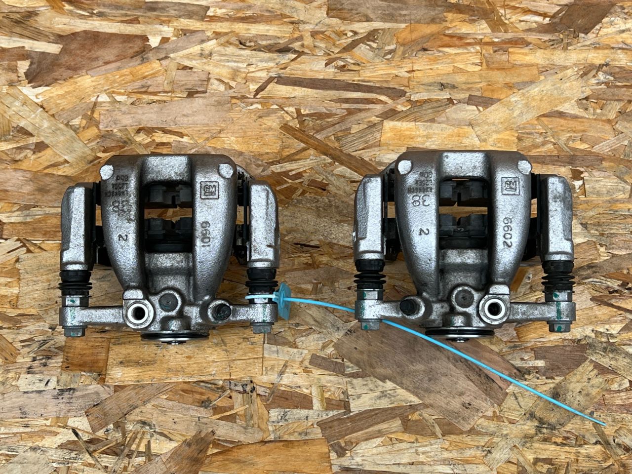 суппорт задний левый Buick Envista 1 поколение 2024, 1.2 л., бензин, АКПП, внедорожник 5 дв., 60007794, 60007793 - фото №1