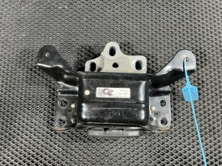 подушка крепления КПП Volkswagen Taos 1 поколение 2023, 1.5 л., DNKA, бензин, АКПП, внедорожник 5 дв., передний привод, 5QM199555