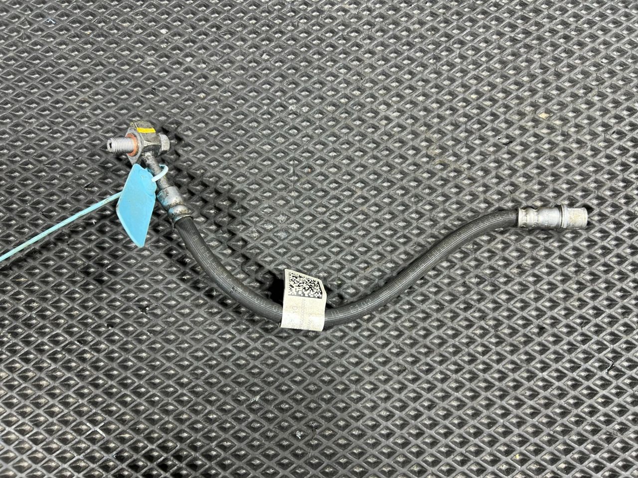 шланг тормозной Chevrolet Trax 2 поколение 2024, 1.2 л., LIH, бензин, АКПП, внедорожник 5 дв., передний привод, 60007710 - фото №1