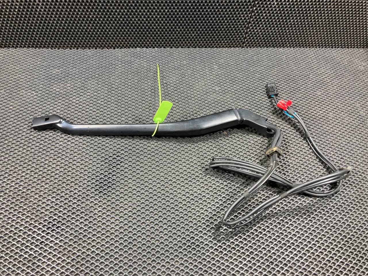 щеткодержатель (поводок стеклоочистителя, дворник) Mercedes-Benz S-Класс W222/C217/A217 2015, 4.7 л., M 278.928, бензин, АКПП, внедорожник 5 дв., A2228200544, W000031244 - фото №1