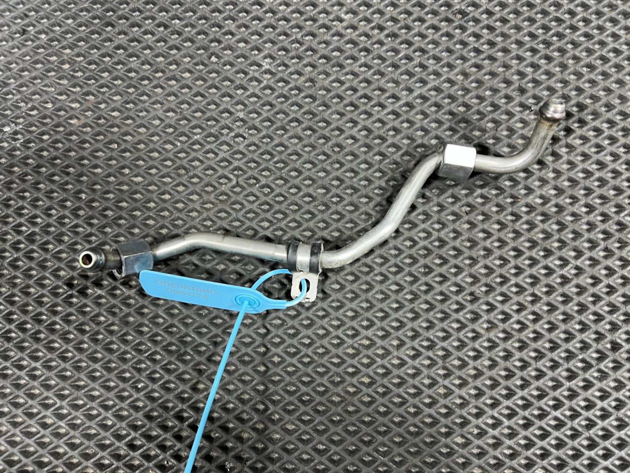 трубка топливная Volkswagen Taos 1 поколение 2023, 1.5 л., DNKA, бензин, АКПП, внедорожник 5 дв., передний привод, 05E130241B - фото №1