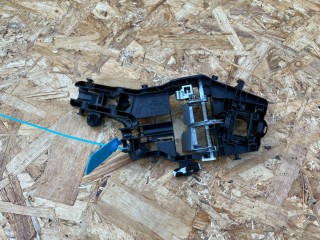 скелет ручки двери задней правой Volkswagen Tiguan 2 поколение [рестайлинг] 2024, 2.0 л., DTEA, бензин, АКПП, внедорожник 5 дв., полный привод, 5NN837812C